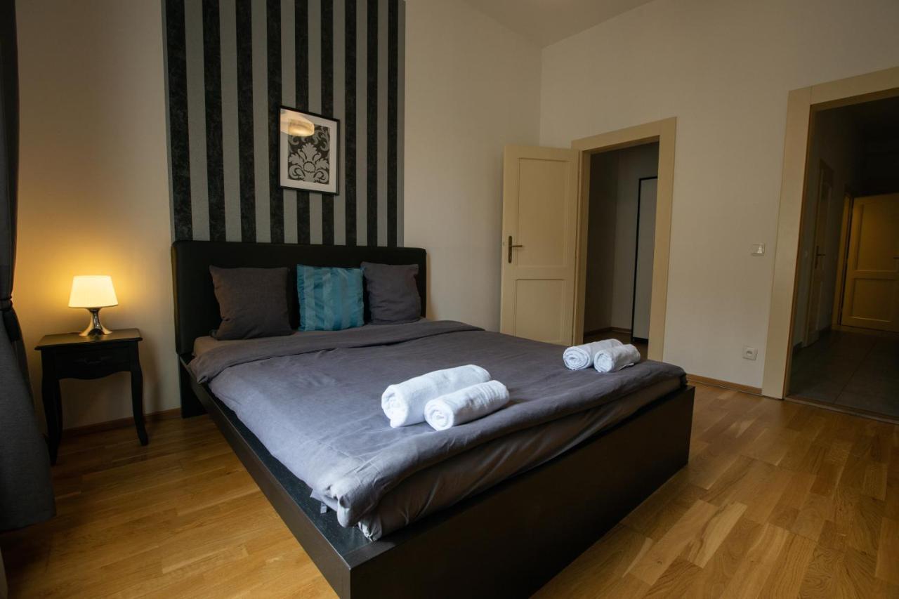 Riverside Spirit Praga Exterior foto